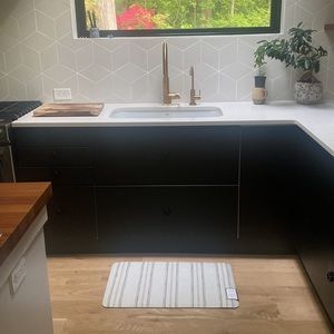 NWT Threshold Striped Comfort Kitchen Mat